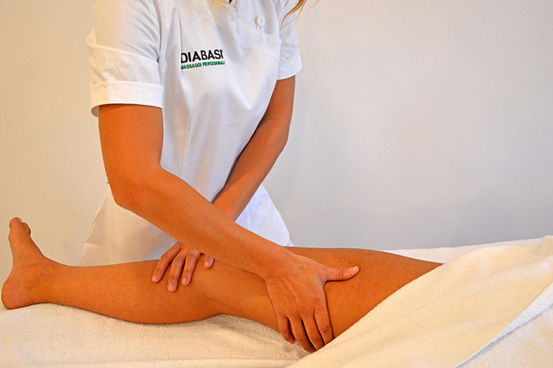 Massaggio-Linfodrenante; come combattere le gambe gonfie e pesanti, e il ristagno dei liquidi