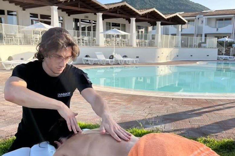 I tuoi massaggiatori a Marchio Diabasi® non vanno in vacanza, ma migliorano la tua!